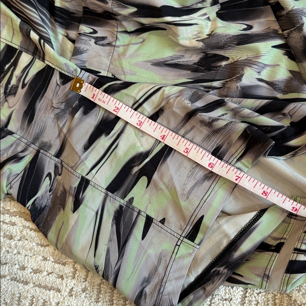 Lululemon Mens Pace Breaker Linerless Athletic Shorts 7” Paint Glide Green Black - Picture 8 of 9